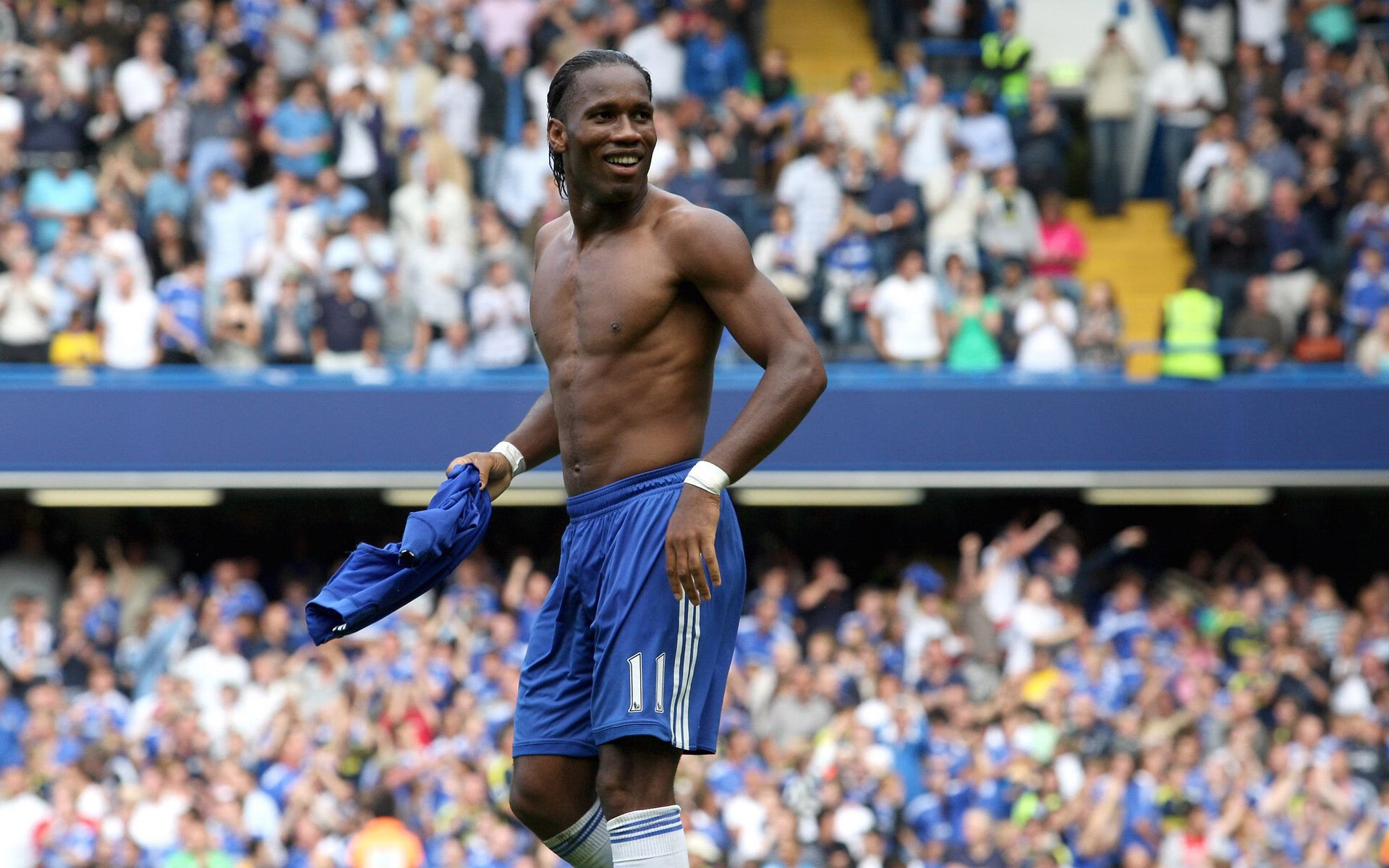 萨默·麦金托什蝶泳冲刺阶段技压群雄，麦金托什游泳